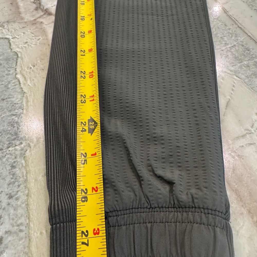 Athleta Textured Brooklyn Jogger in Olive Green Gray - Picture 8 of 8